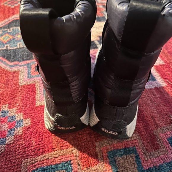 Sorel Out 'N About Puffy Mid Women's Black Waterproof Insulated Boots US 7.5 - Picture 5 of 6